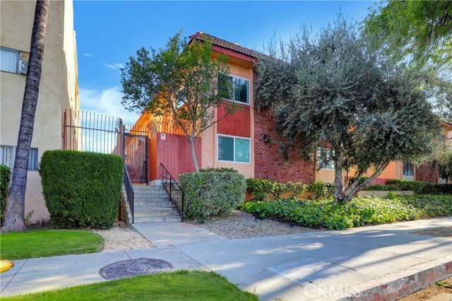 Canoga Park, CA 91304,21900 Roscoe BLD 5