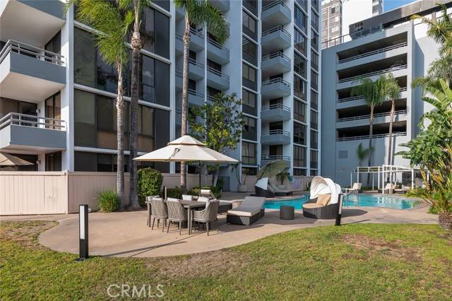 Glendale, CA 91203,345 Pioneer DR 1705