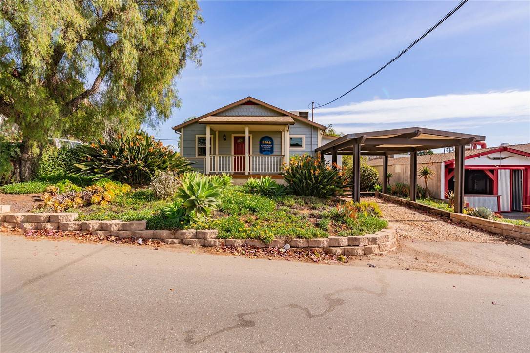 Fallbrook, CA 92028,140 W Hawthorne ST