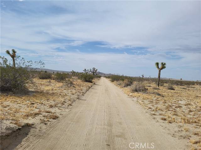 Adelanto, CA 92301,0 Vinton ST