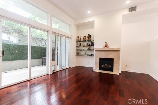 West Hollywood, CA 90069,1020 Hilldale AVE
