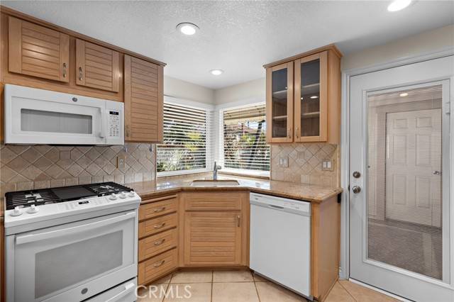 Irvine, CA 92620,28 Lanciano