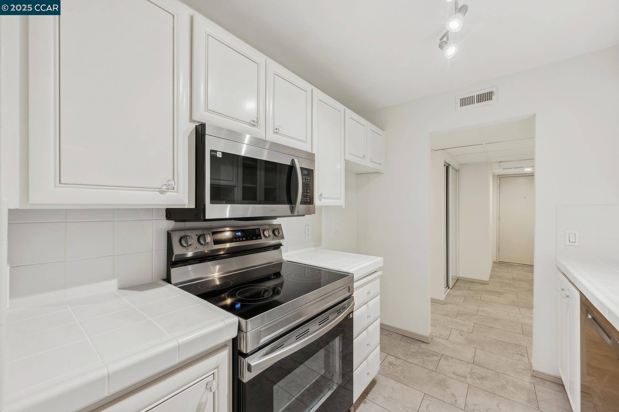 Walnut Creek, CA 94596,420 N Civic Dr 201