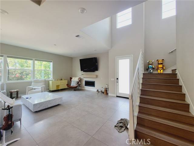 Irvine, CA 92618,66 Swift