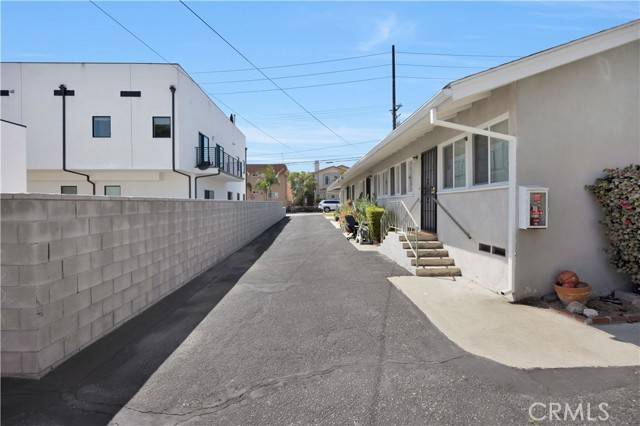 Redondo Beach, CA 90278,2319 Vanderbilt LN