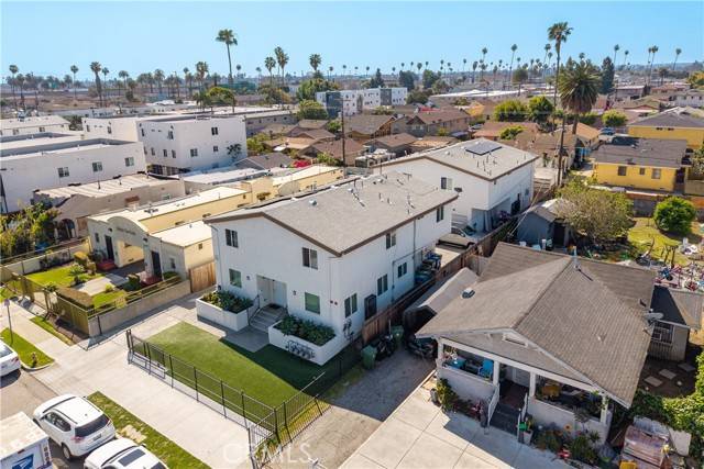Los Angeles, CA 90044,632 W 79th ST
