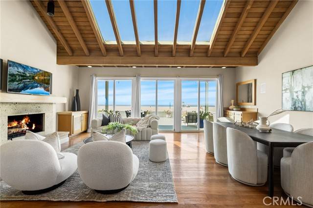 Newport Beach, CA 92663,7008 W Oceanfront