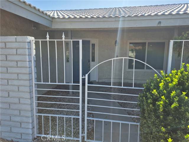 Barstow, CA 92311,2001 Barcelona CIR