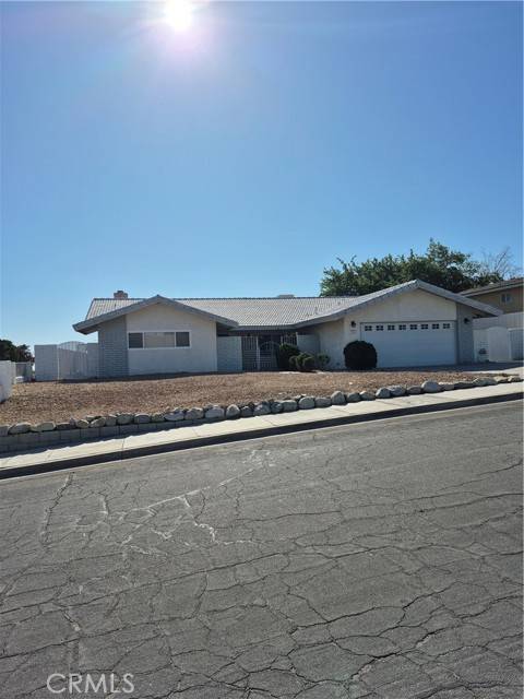 Barstow, CA 92311,2001 Barcelona CIR