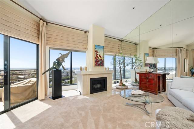 Newport Beach, CA 92663,210 Lille LN 313