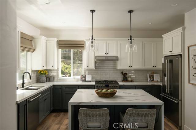 Lake Arrowhead, CA 92352,388 Primrose CIR