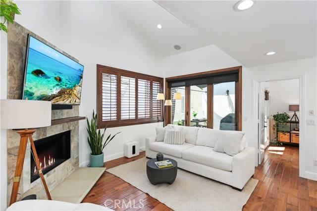 Corona Del Mar, CA 92625,510 Marguerite AVE B