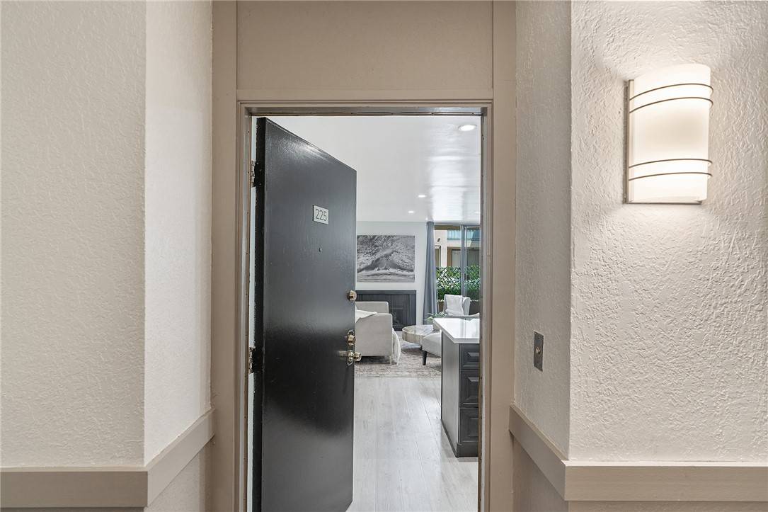 West Hollywood, CA 90069,740 N Kings RD 225