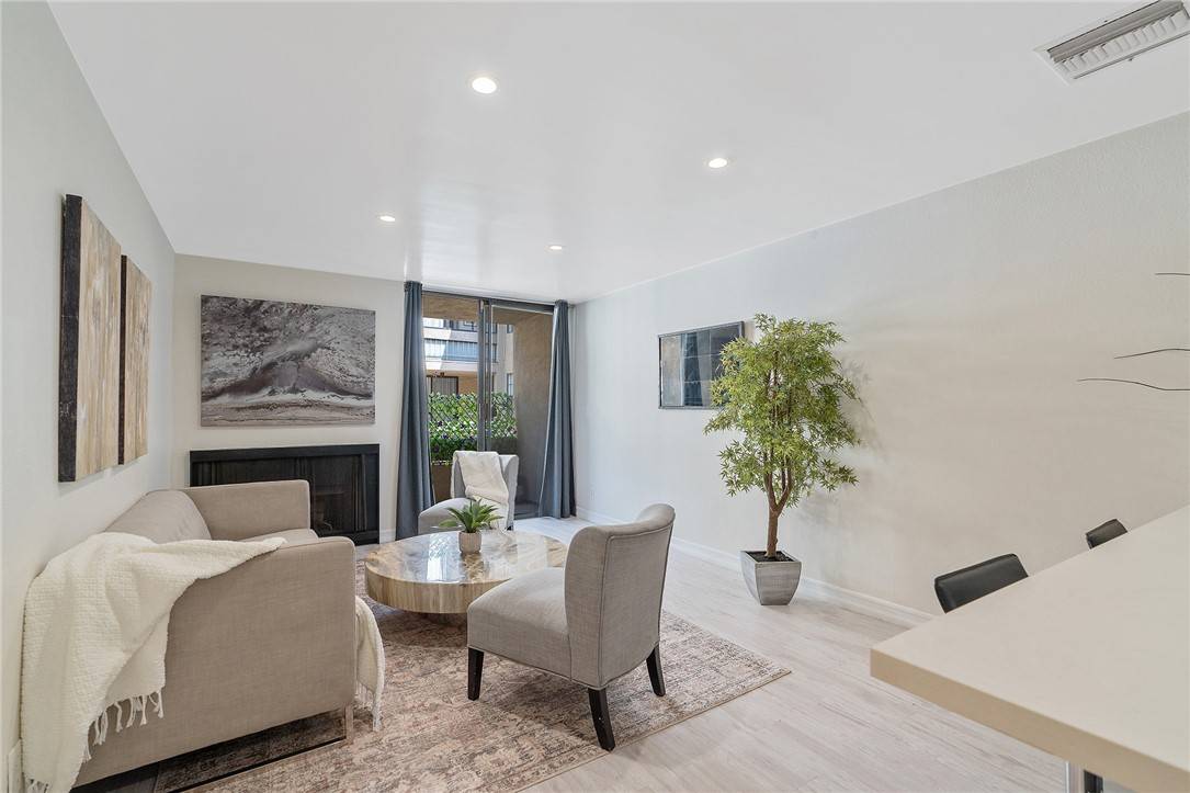 West Hollywood, CA 90069,740 N Kings RD 225