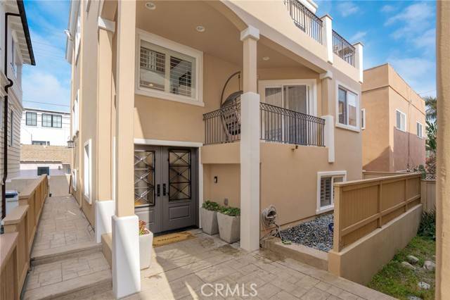 Manhattan Beach, CA 90266,617 Crest DR