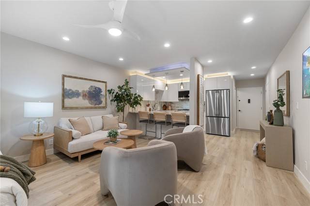 Sherman Oaks, CA 91411,15344 Weddington ST 203