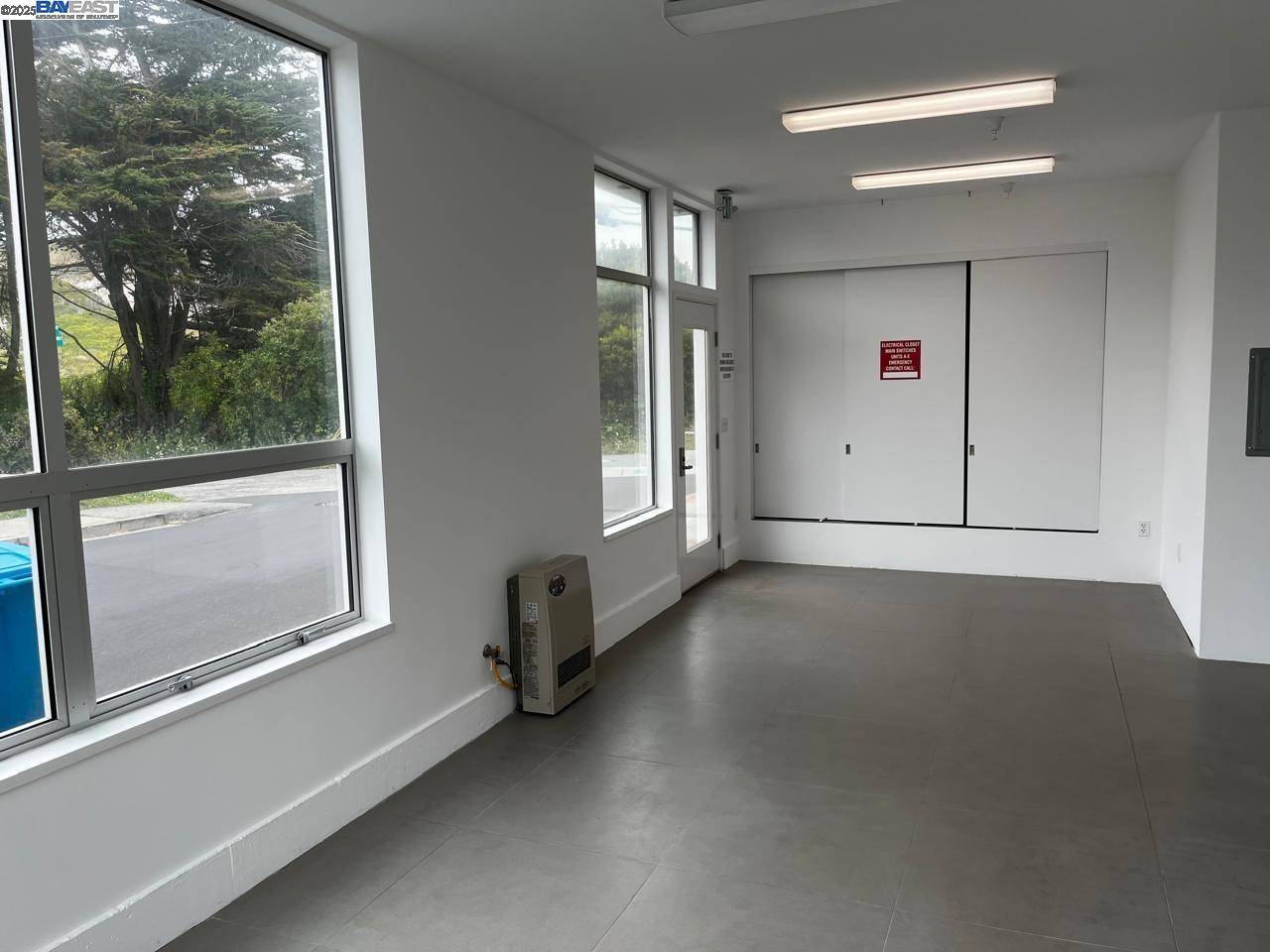 Pacifica, CA 94044,411 Dondee St Unit A