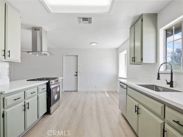 Apple Valley, CA 92308,12596 Sholic RD