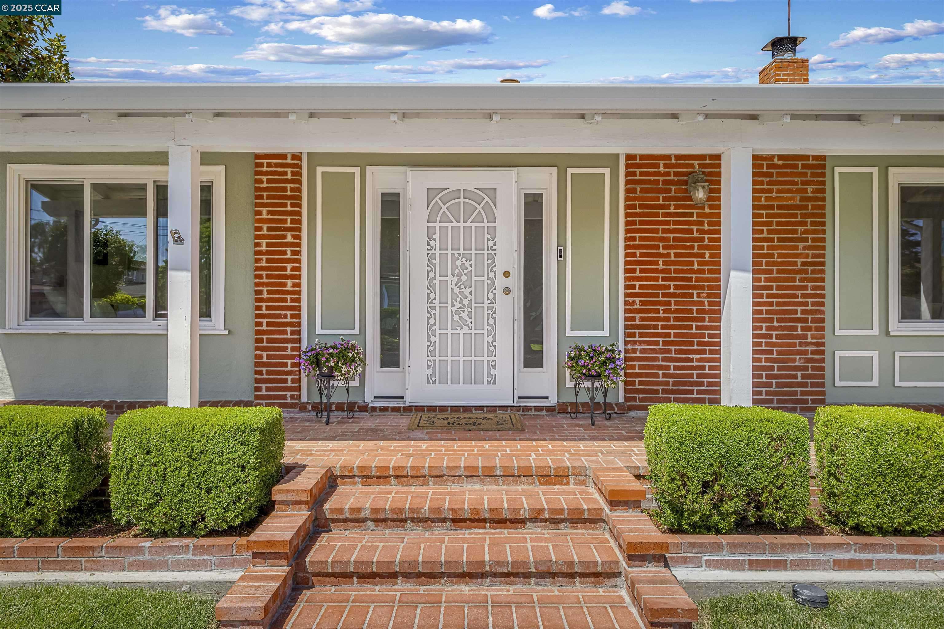 Hayward, CA 94544,30450 Oakmont WAY