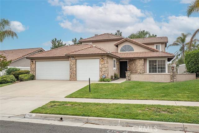 Corona, CA 92881,701 Black Oak CIR