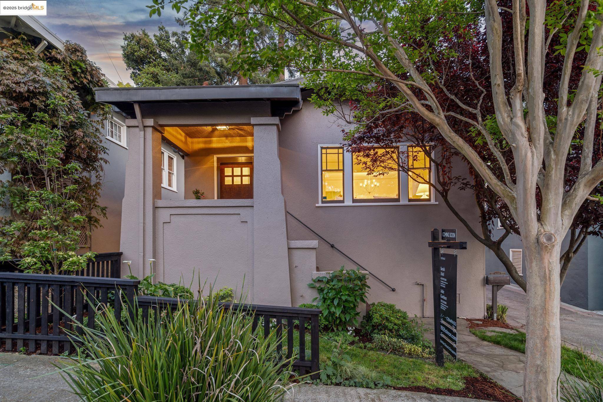 Oakland, CA 94610-1833,1552 Holman