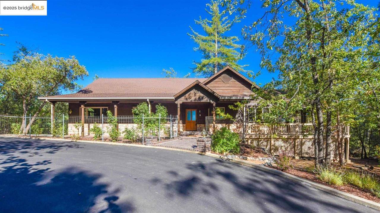 Sonora, CA 95370,23601 Rusty Spur RD