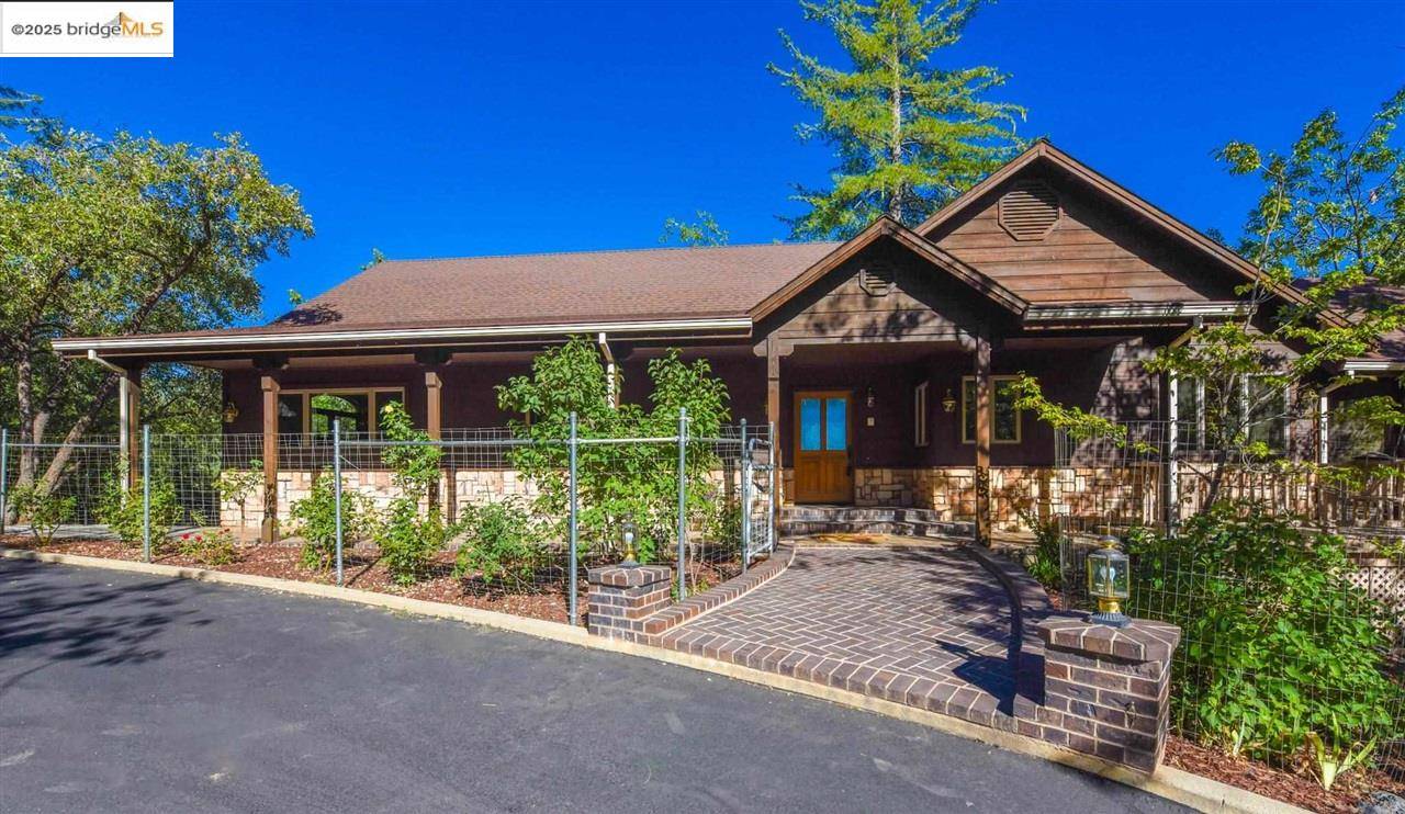 Sonora, CA 95370,23601 Rusty Spur RD