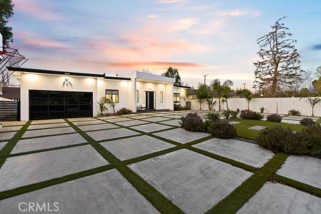 Woodland Hills, CA 91367,23143 Leonora DR