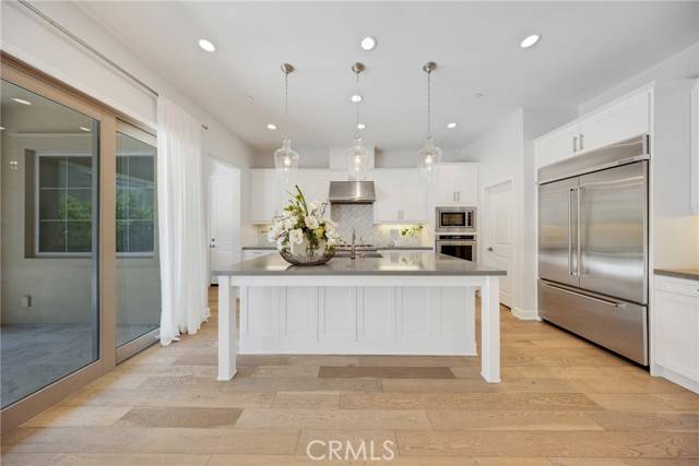 Irvine, CA 92602,72 English Saddle