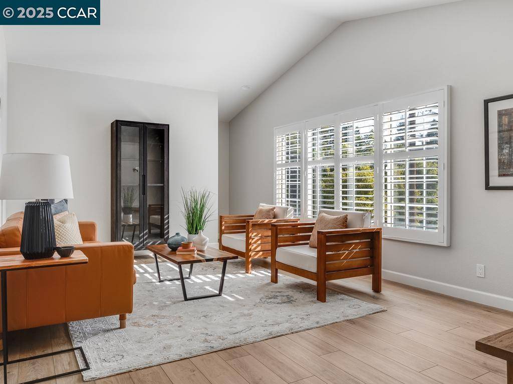 Martinez, CA 94553,4430 Canyon WAY