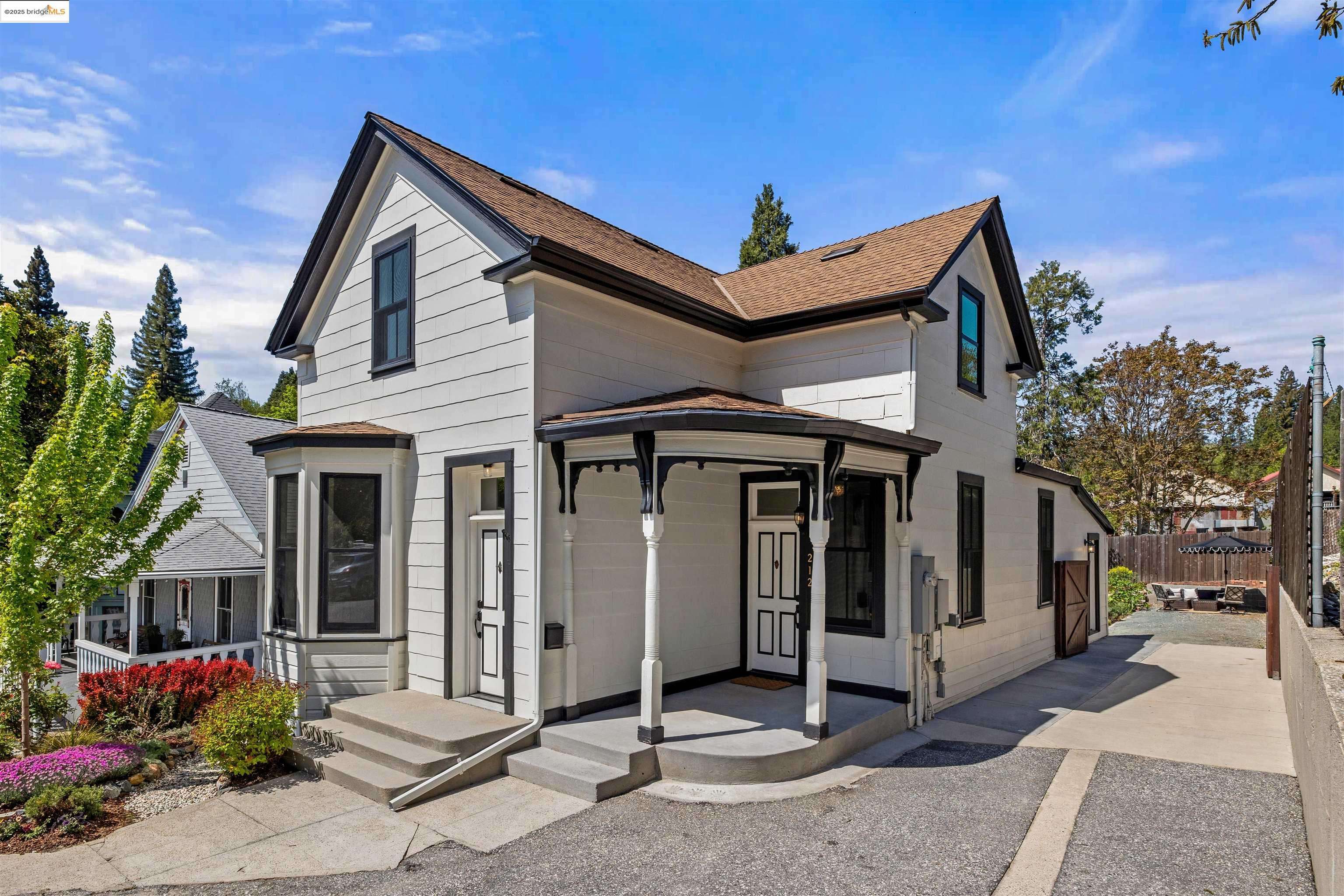 Nevada City, CA 95959,212 S Pine St