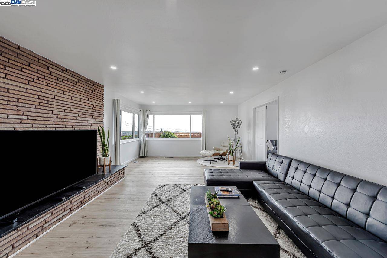 San Leandro, CA 94577,2475 Harborview Dr