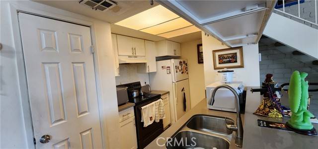 Highland, CA 92346,3436 Rainbow LN
