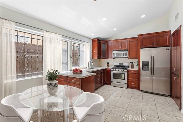 Encino, CA 91316,5461 Newcastle AVE 14