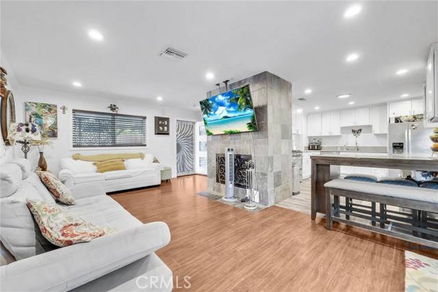 Redlands, CA 92374,24 S La Salle ST