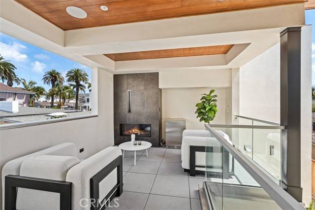 Corona Del Mar, CA 92625,507 .5 Marguerite AVE