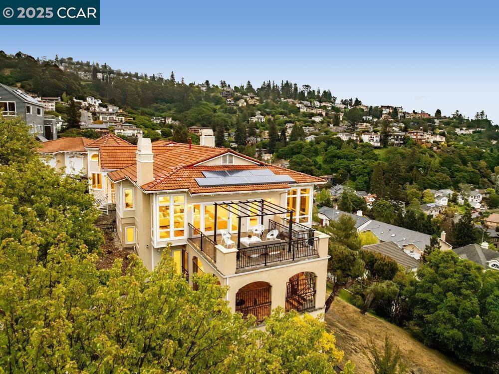 Oakland, CA 94611,6585 Swainland Rd