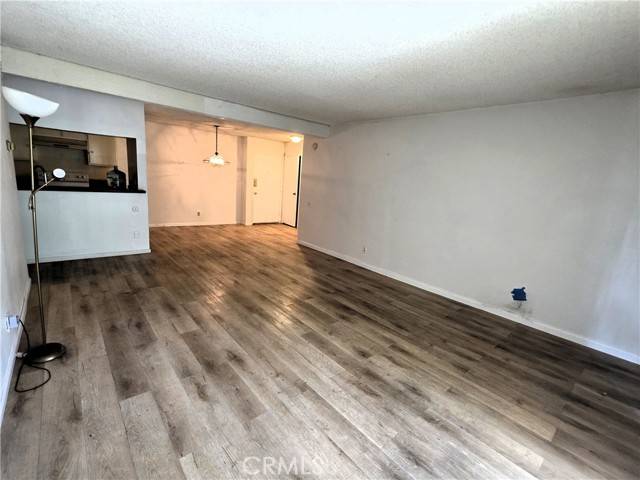 Encino, CA 91316,5460 White Oak AVE C109