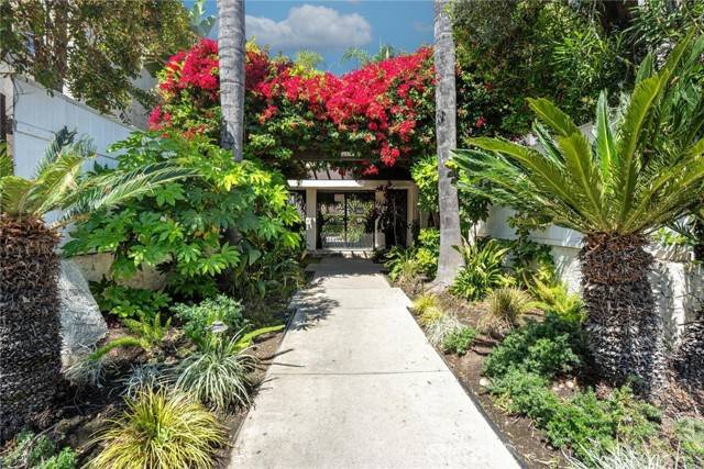 Sherman Oaks, CA 91423,4321 Matilija AVE 14