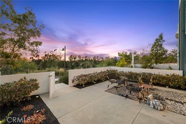 Irvine, CA 92618,145 Novel