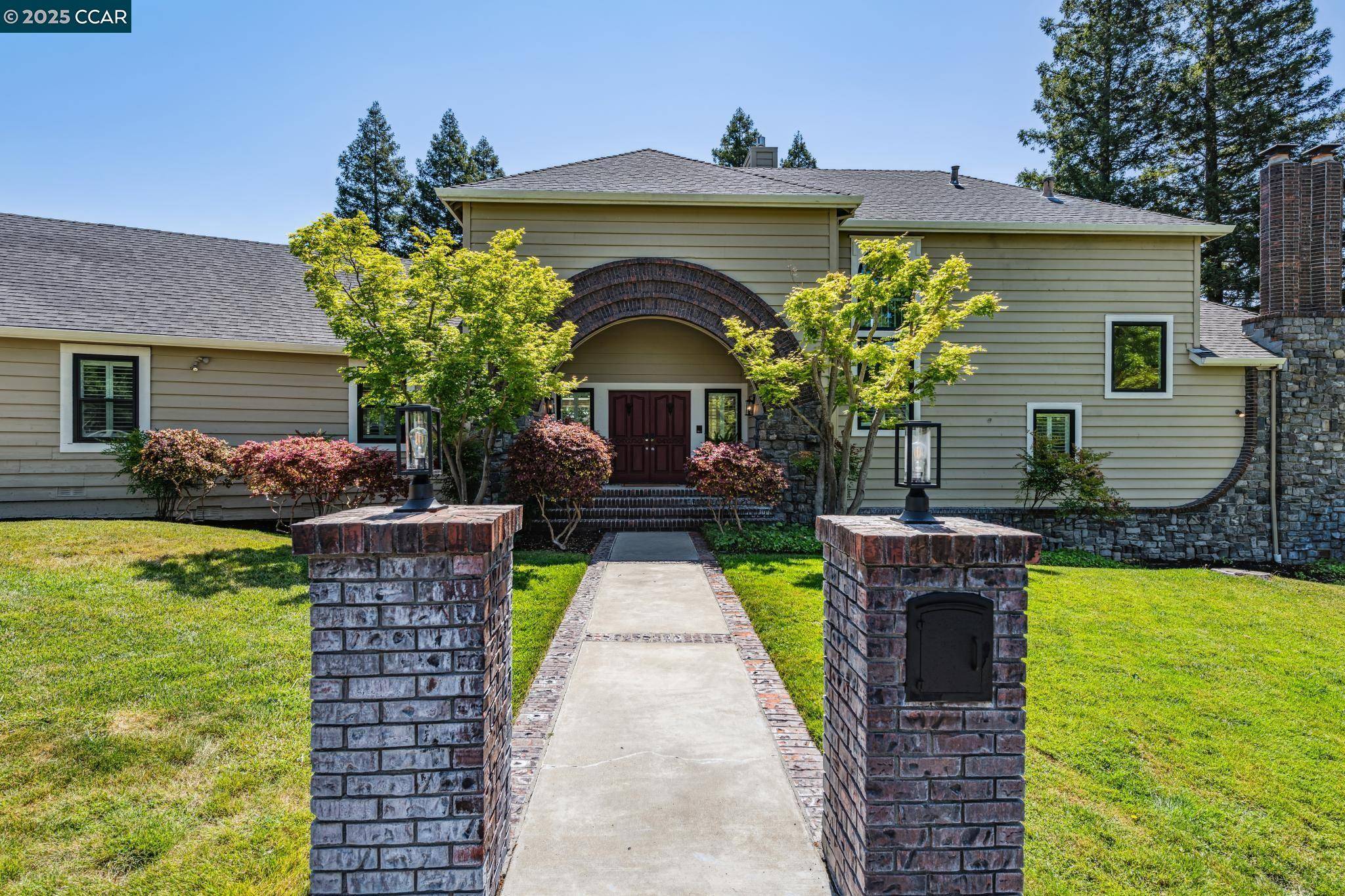 Alamo, CA 94507,22 Ranger Ct