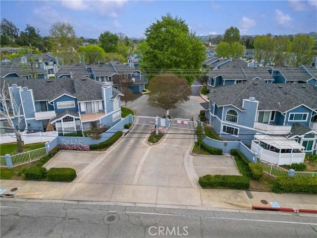 Covina, CA 91724,122 N Glendora AVE
