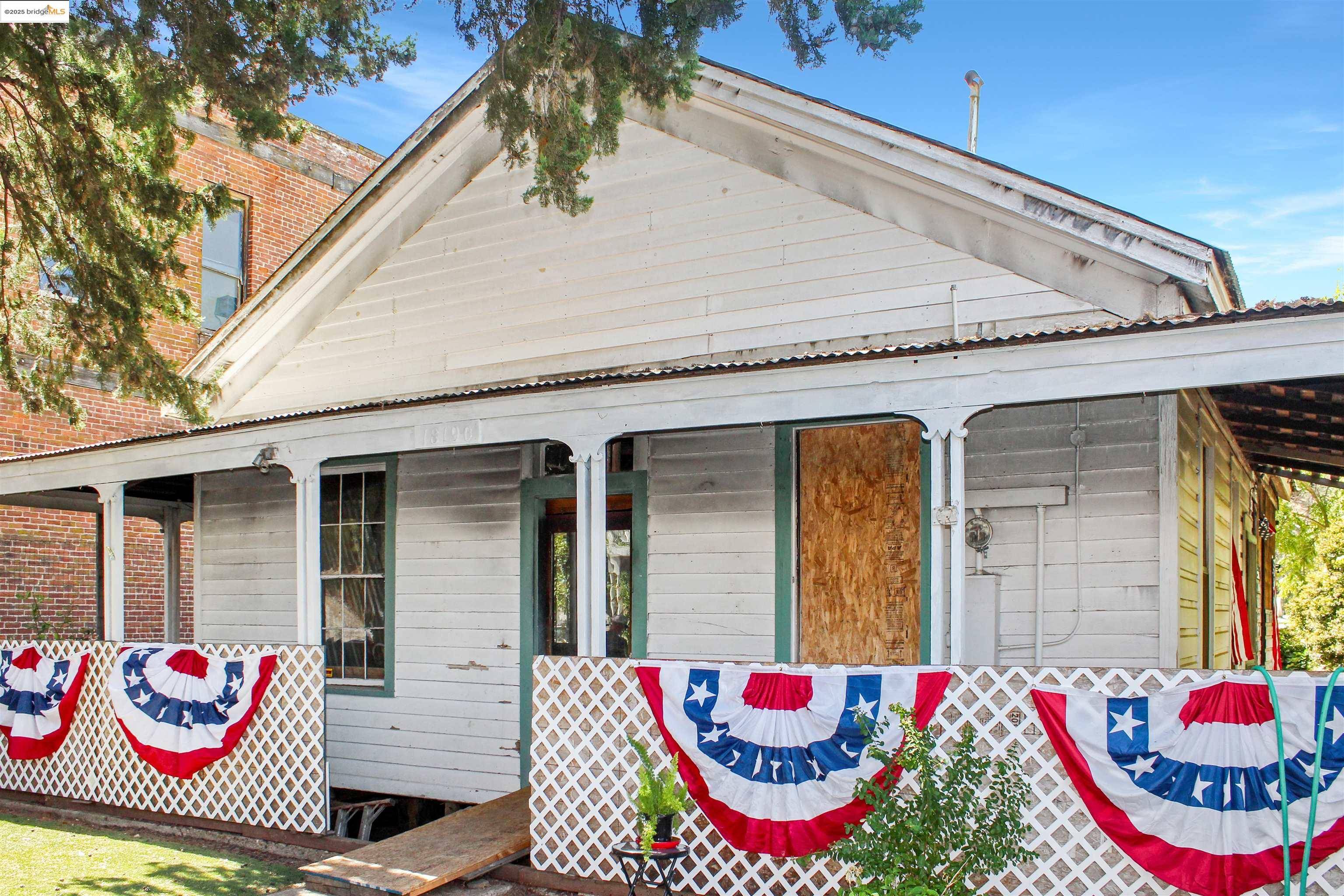 Jamestown, CA 95327