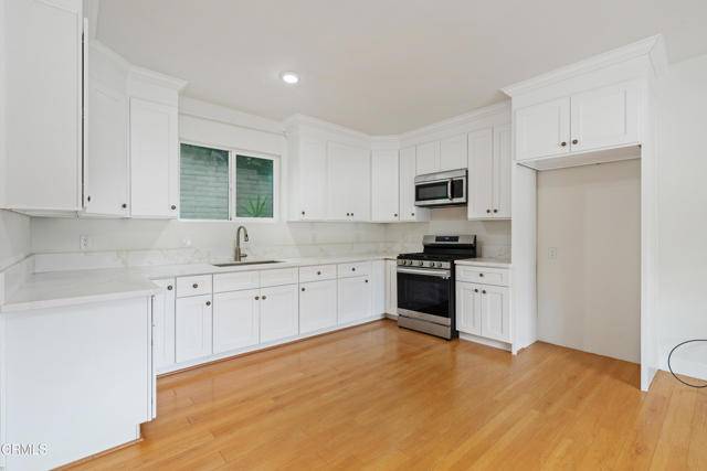 Glendale, CA 91206,416 Sinclair AVE A