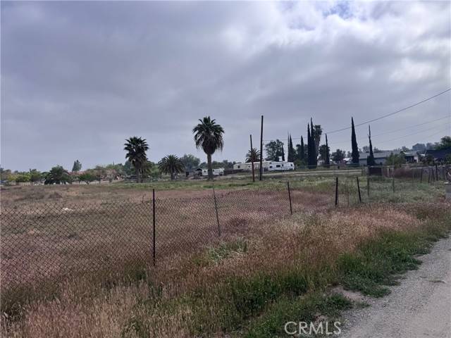 Perris, CA 92570,20660 Warren RD