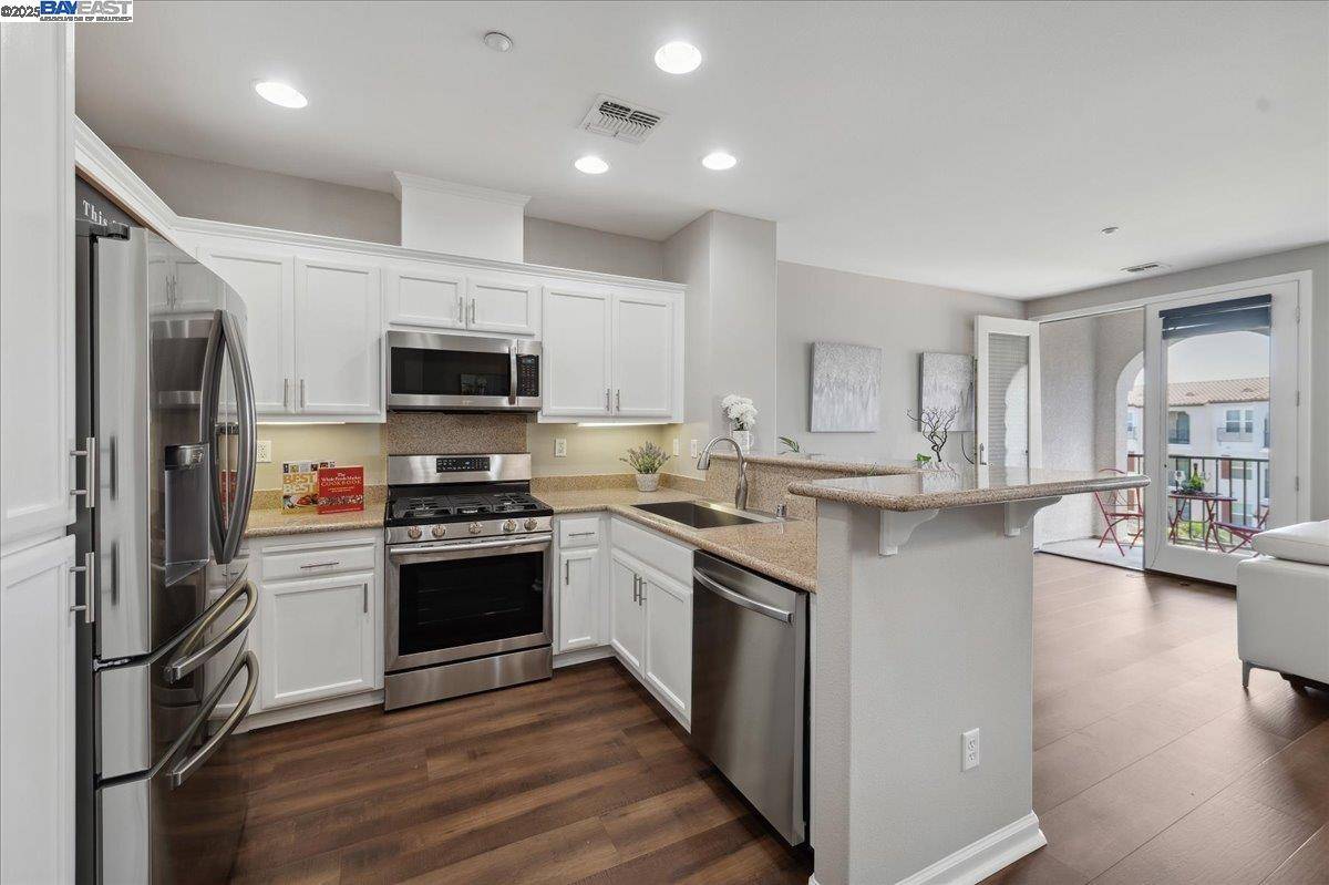 Dublin, CA 94568,3275 Dublin Blvd 428