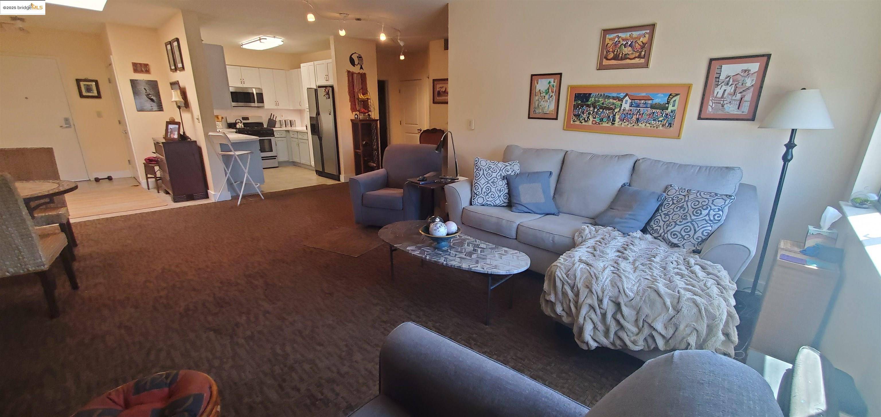 Oakland, CA 94612,2407 Telegraph Ave. 504
