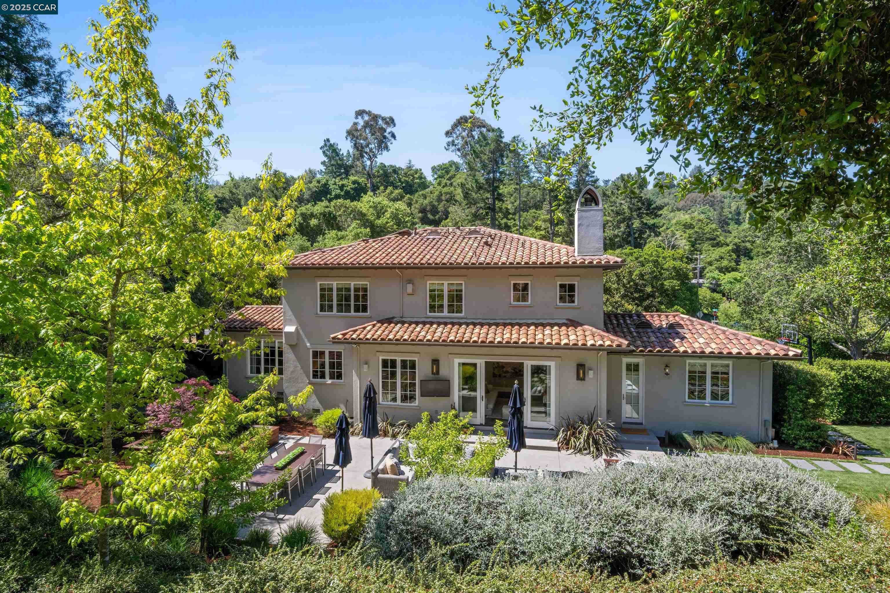 Orinda, CA 94563,31 Sandy Ct