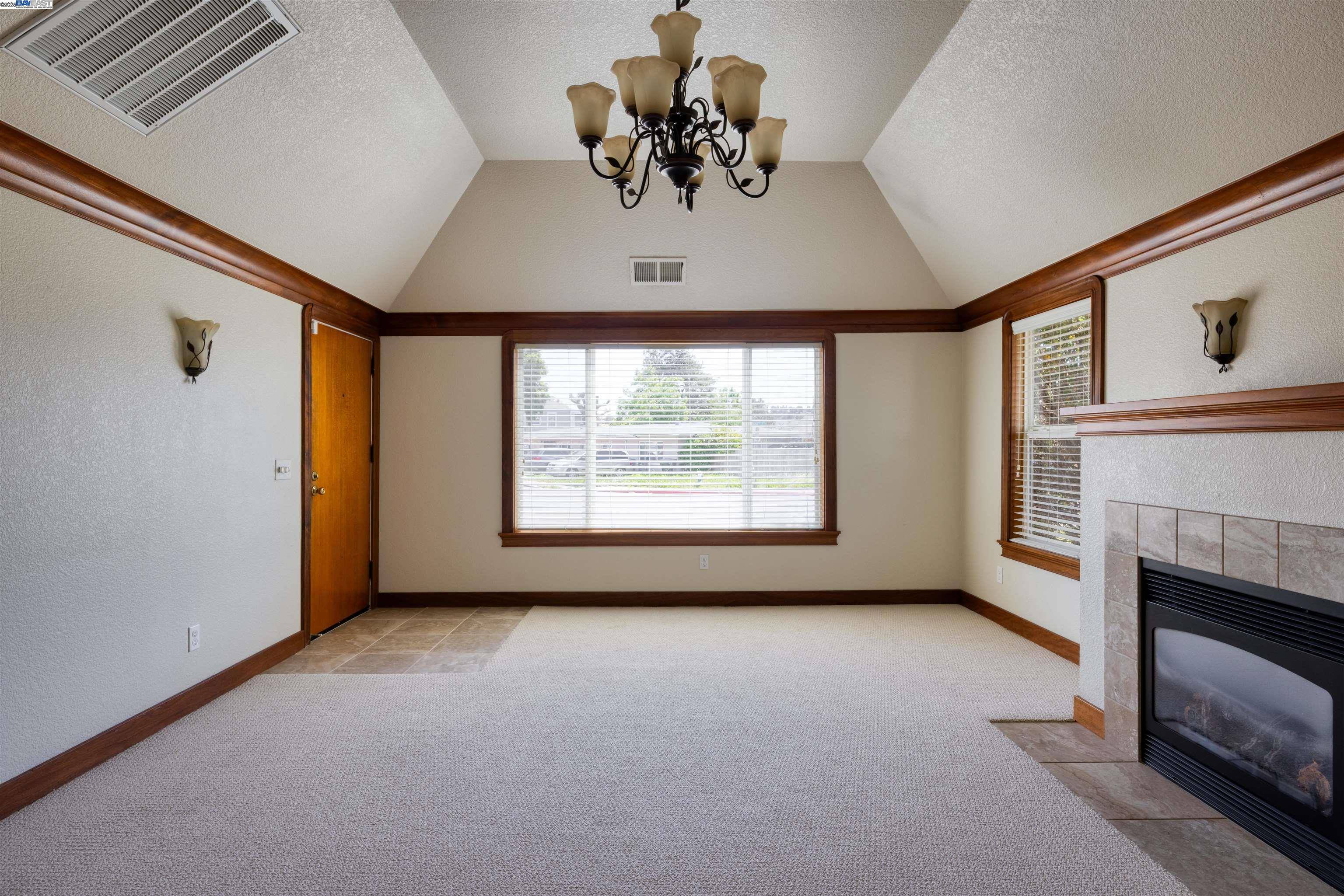 Vallejo, CA 94590,1637 Lemon St