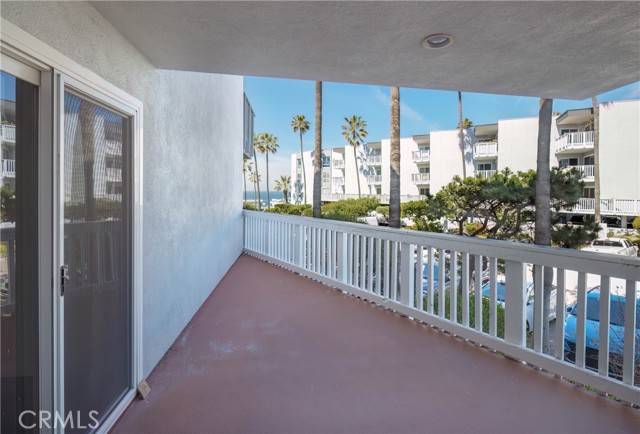 Redondo Beach, CA 90277,640 The Village 104